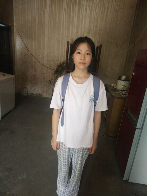 李俊蓉单人照 李俊蓉单人照