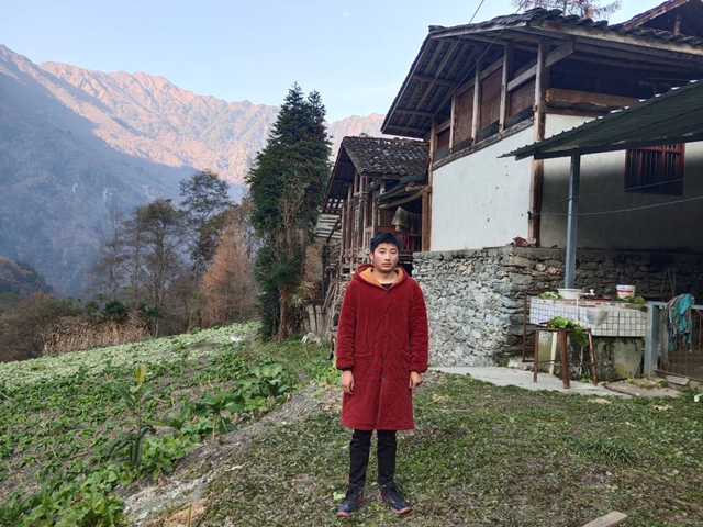 杨陈浩单人照 杨陈浩单人照
