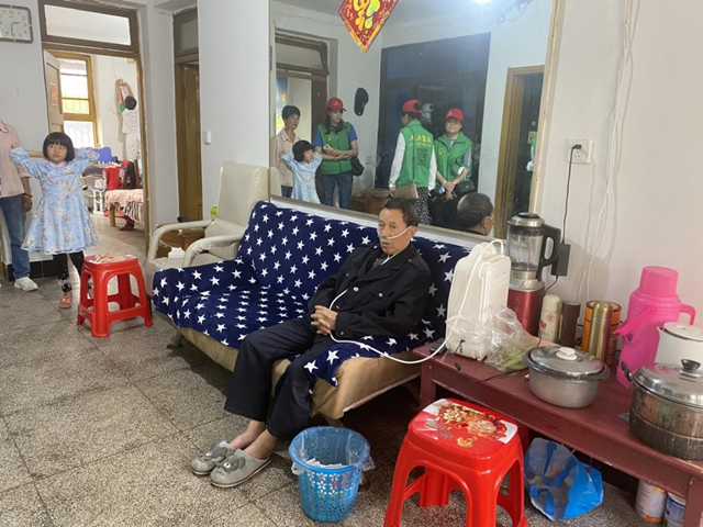 曹家钦家的客厅